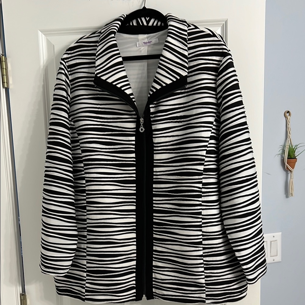 Tanjay Black and White Striped Women's blazer